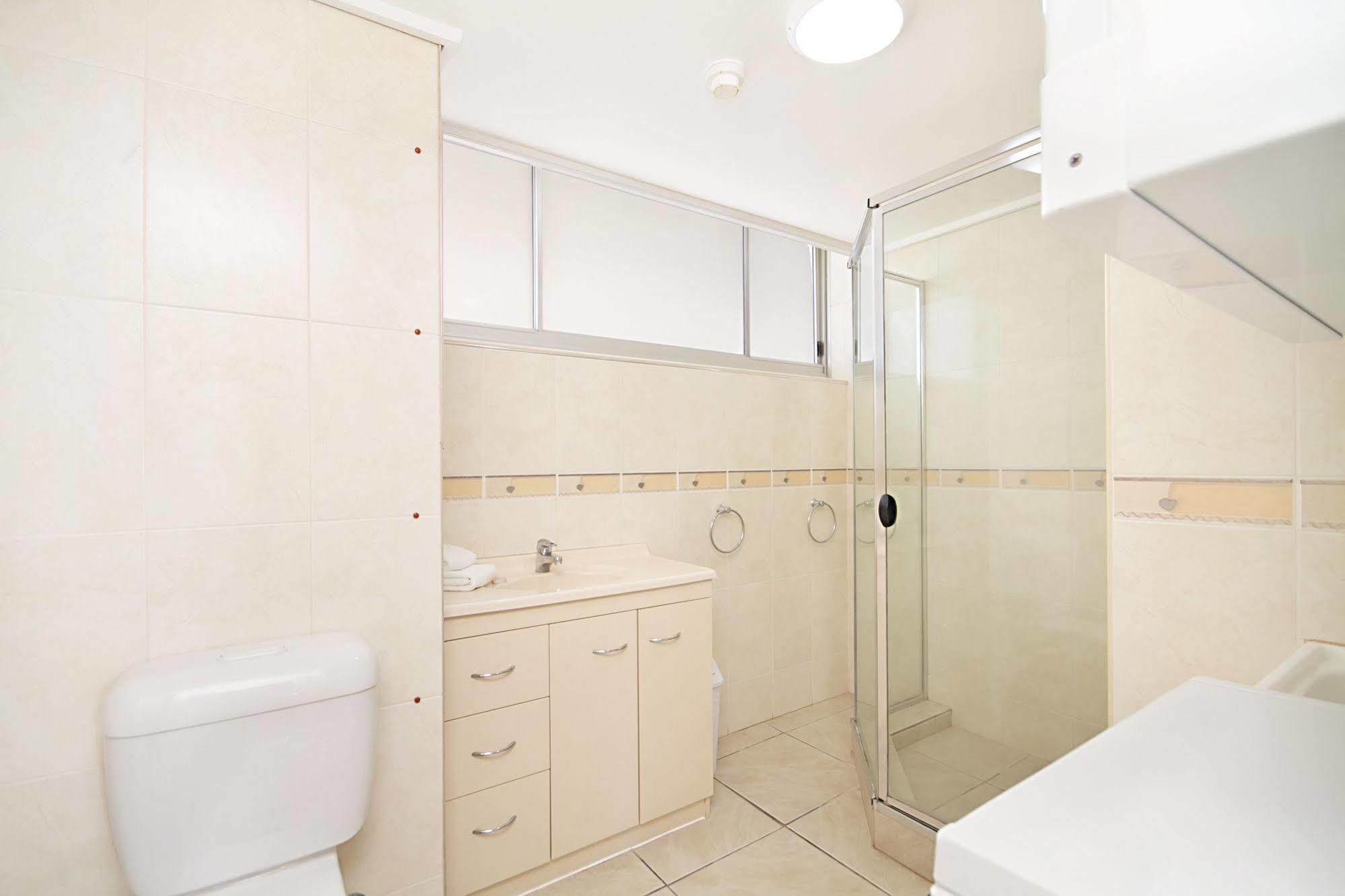 ฮิบิคัส ออน เดอะ บีช อพาร์ตเมนต์ Aparthotel โกลด์โคสต์ ภายนอก รูปภาพ